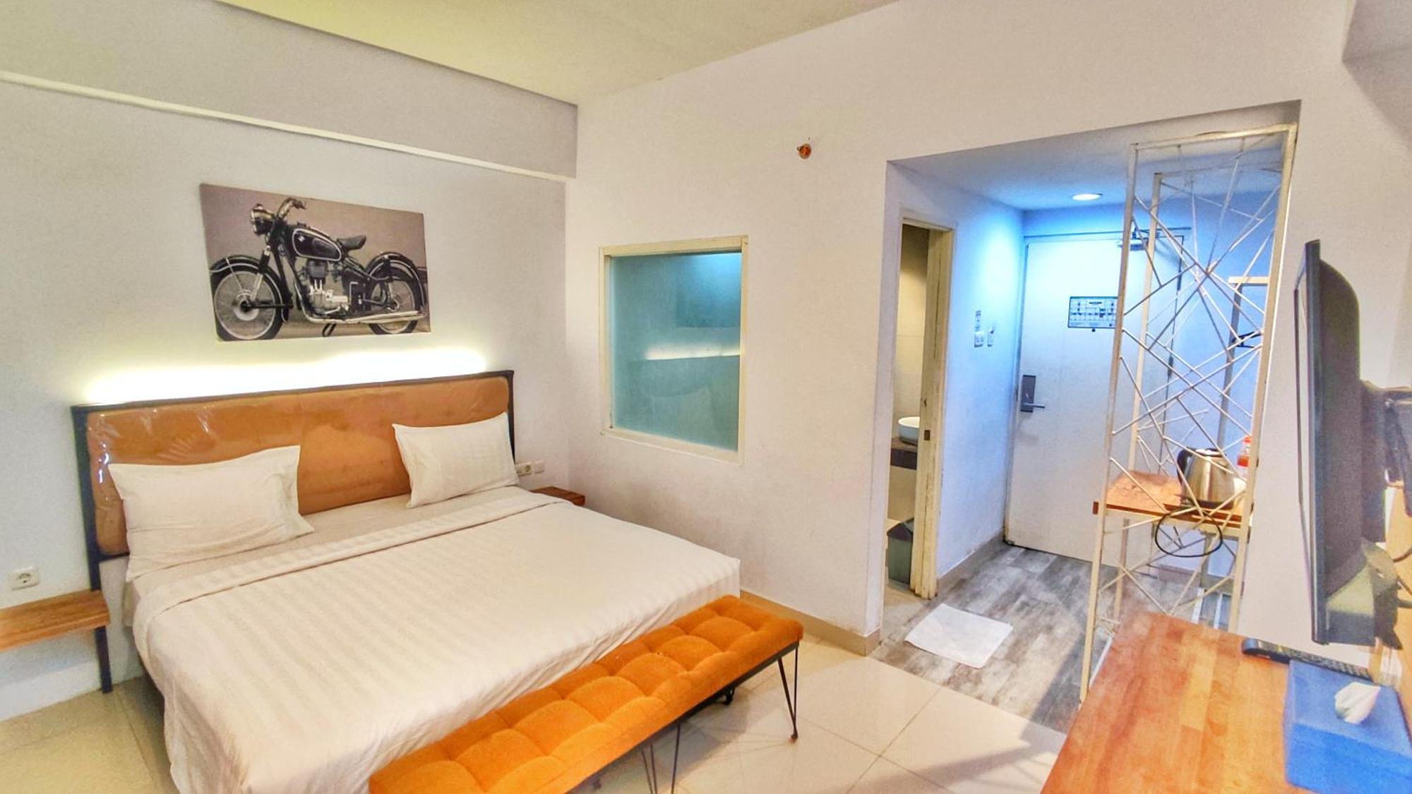 Votel Hotel Charis Tuban Tuban  Exterior foto