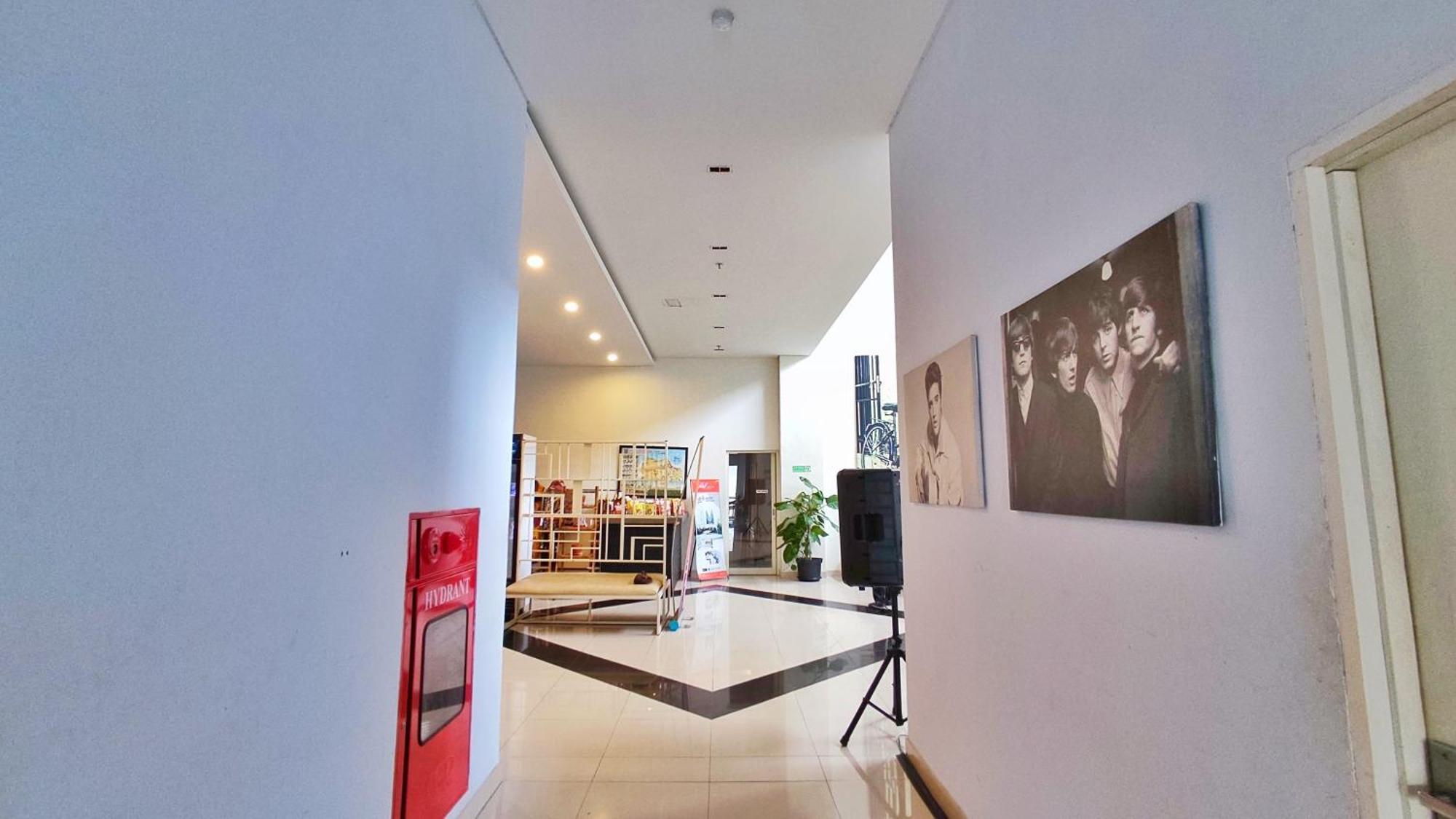 Votel Hotel Charis Tuban Tuban  Exterior foto